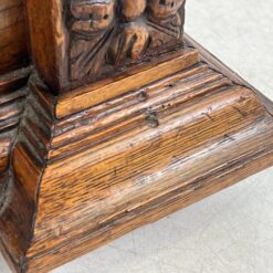 Drožinėtas ąžuolinis bufetas su vitražinėmis durelėmis 56x89x231 cm