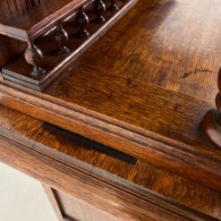 Drožinėtas ąžuolinis bufetas su vitražinėmis durelėmis 56x89x231 cm