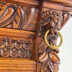 Drožinėtas ąžuolinis bufetas su vitražinėmis durelėmis 56x89x231 cm