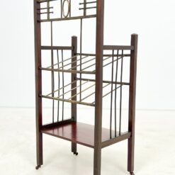 Art Nouveau stiliaus raudonmedžio ir žalvario laikraštinė 29,5×44,5×93 cm