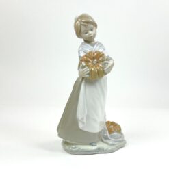 Porcelianinė NAO by Lladró mergaitės su moliūgais statula 14x17x30 cm