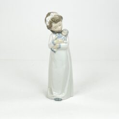 Porcelianinė NAO by Lladró mergaitės su lėle statula Nr. 598 8x8x25 cm