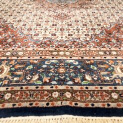 Vilnonis rankų darbo kilimas “Moud” 257x195x1,1 cm