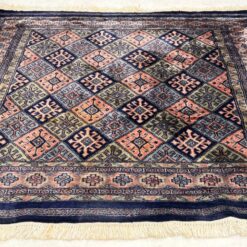 Vilnonis rankų darbo kilimas “Bukhara” 123x120x0,4 cm