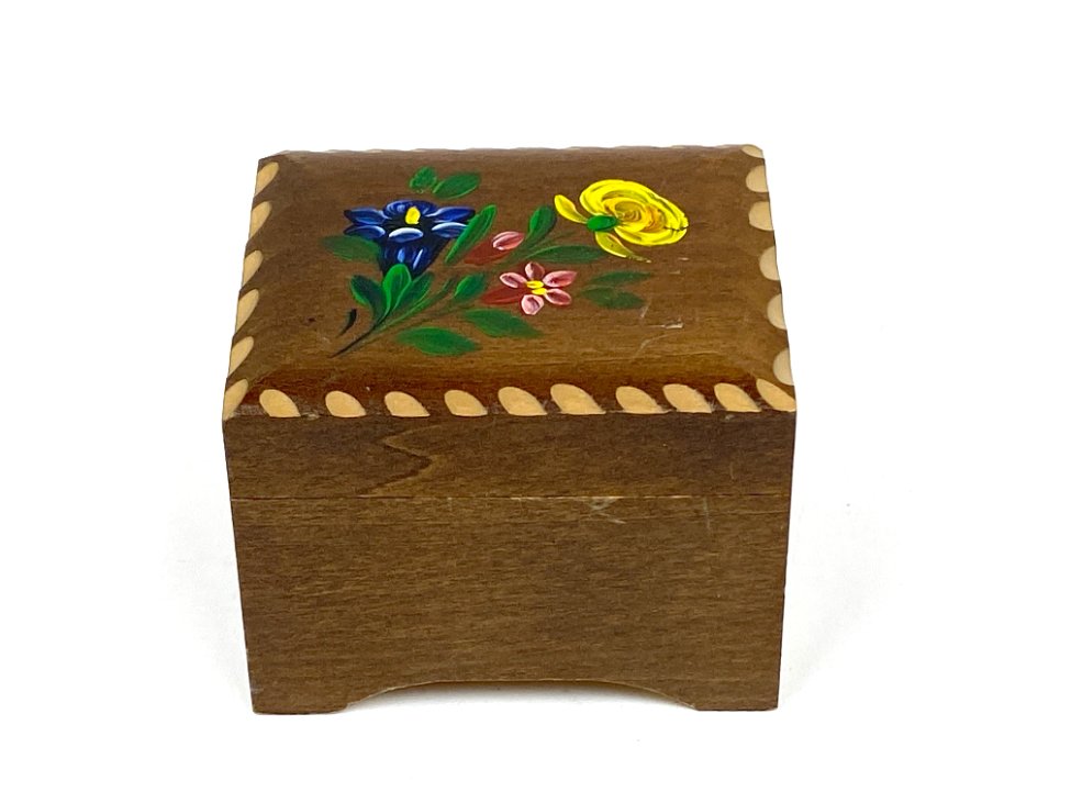 HK1315-irankiai-prietaisai-2 Šveicariška “Mapsa” muzikinė dėžutė 7×8,5×6,5 cm