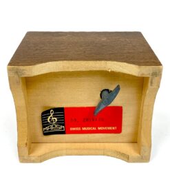 Šveicariška “Mapsa” muzikinė dėžutė 7×8,5×6,5 cm