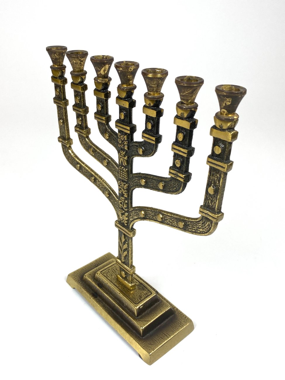 HK1318-zvakides-11 Žalvarinė menora “Jerusalem” 6x19x24,5 cm