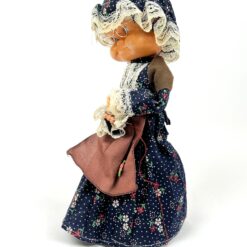 Vintažinė linguojanti ir grojanti lėlė “Močiutė” su prisukamu mechanizmu 10×9,5×25 cm