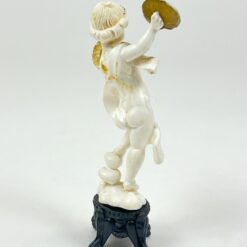 Plastikinė lėkštėmis grojančio angelo statulėlė 4,5×8,5×15 cm