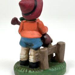 Porcelianinė gitara grojančio berniuko su šuniuku statula 5x8x11,5 cm