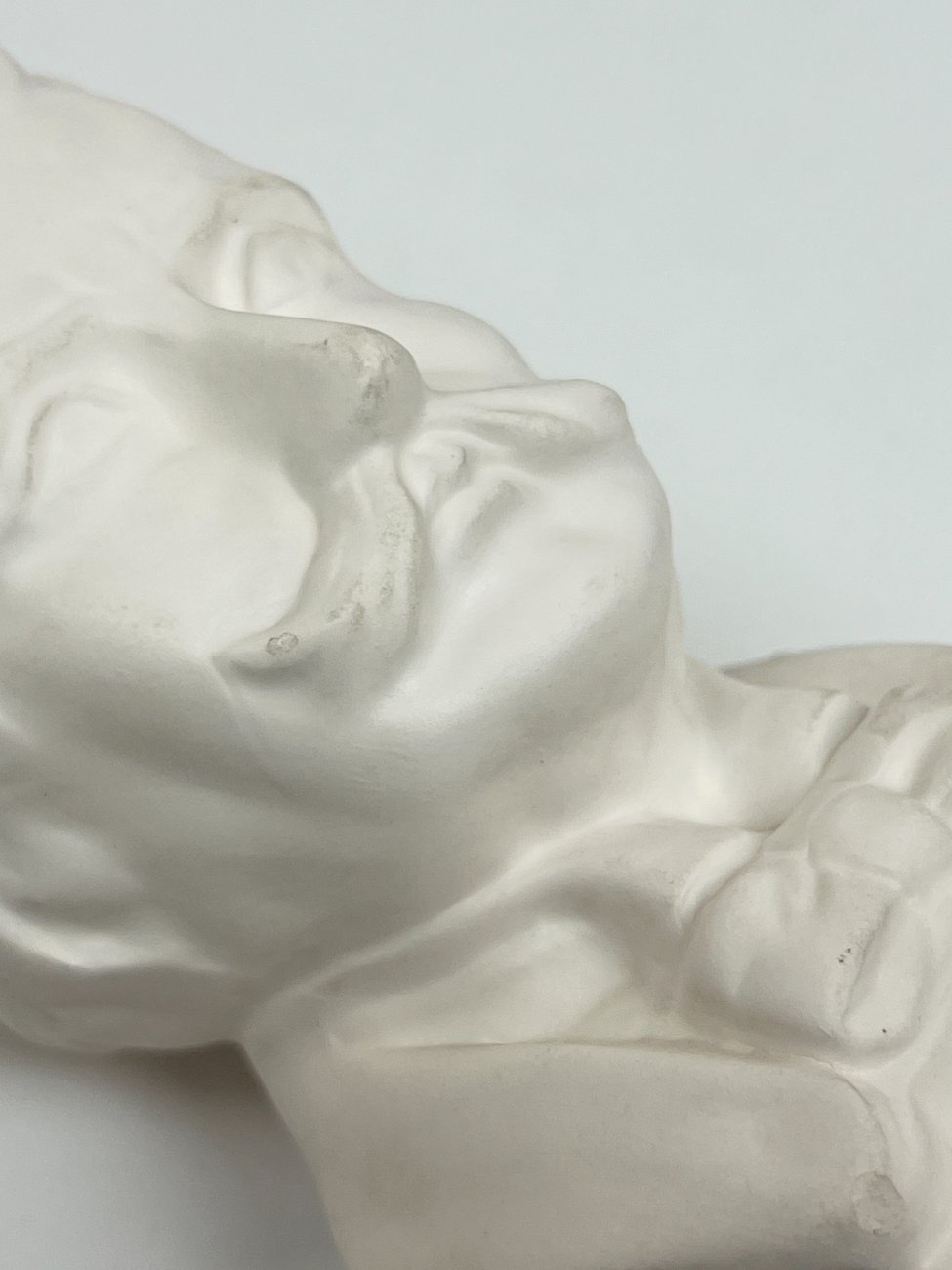 HK1363-porcelianines-skulpturos-11 Porcelianinis Johano Štrauso Jaunesniojo biustas 7x7x14 cm