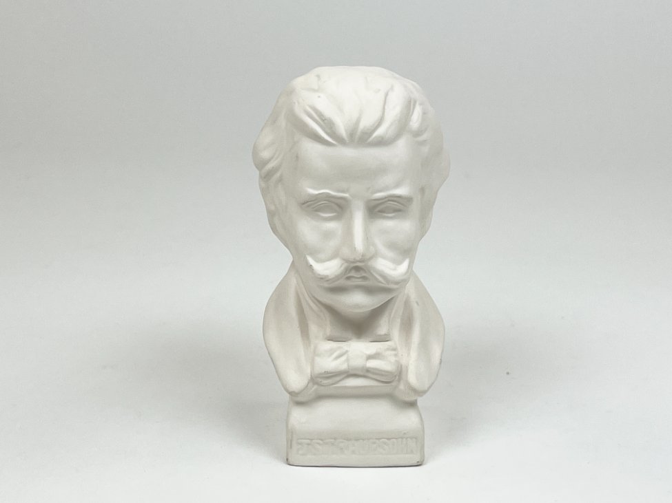 HK1363-porcelianines-skulpturos-2 Porcelianinis Johano Štrauso Jaunesniojo biustas 7x7x14 cm