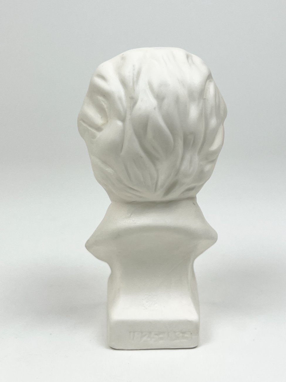 HK1363-porcelianines-skulpturos-5 Porcelianinis Johano Štrauso Jaunesniojo biustas 7x7x14 cm