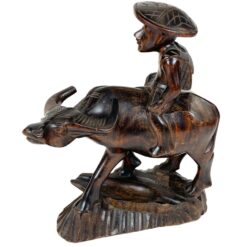 Rytietiška medinė vyro ant buliaus statula 22x12x26,5 cm