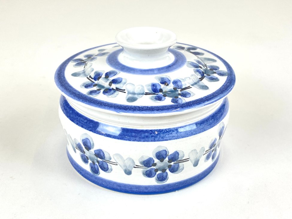 HK1402-kita-keramika-0 Keramikinė dėžutė su gėlių raštais 12x12x8 cm