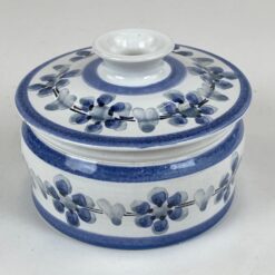 Keramikinė dėžutė su gėlių raštais 12x12x8 cm