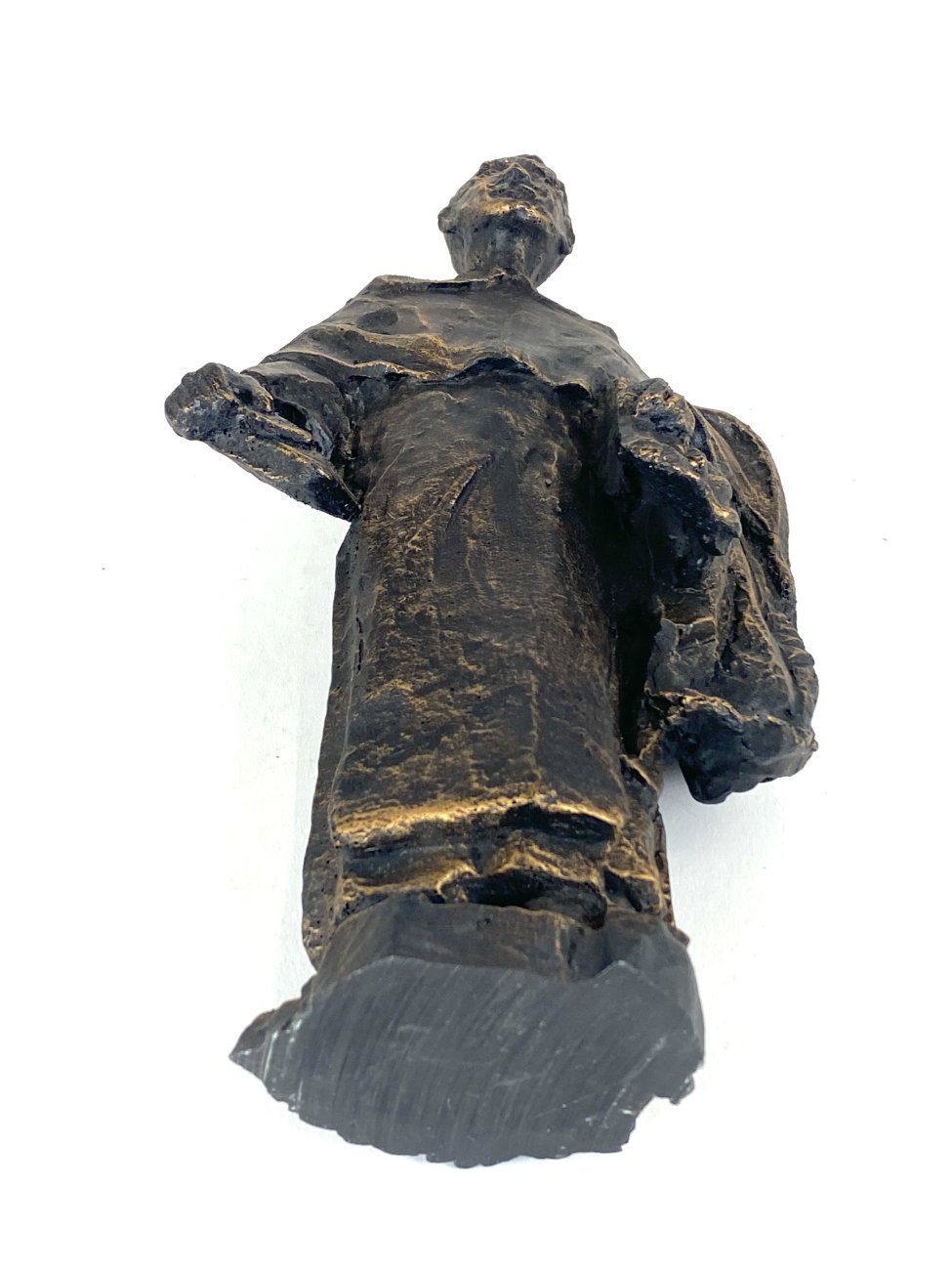 HK1405-kitokios-skulpturos-8 Vyro statula iš polirezino 8x14x25,5 cm