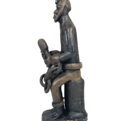 Keramikinė surakinto vyro su grūstuve statula 10,5x9x29 cm