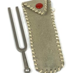 Vintažinis kamertonas A 440 su odiniu dėklu 1,6×0,8×11,9 cm