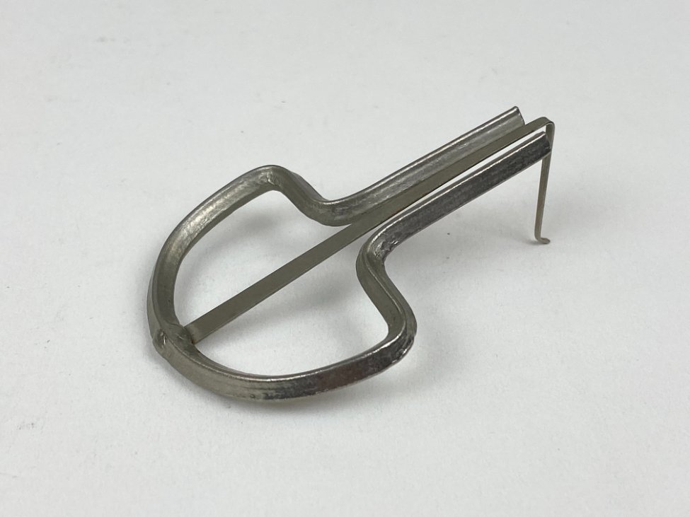 HK1419-muzikos-instrumentai-2 Muzikos instrumentas dambrelis 2,5x7x4,5 cm