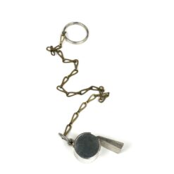 Metalinis švilpukas su žalvarine grandinėle 5x2x2,5 cm