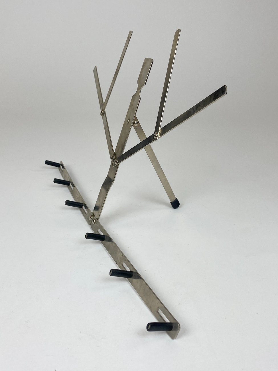 HK1427-muzikos-instrumentai-3 Vokiškas “Thuringia Wertheim” sulankstomas natų stovas 14x37x18 cm