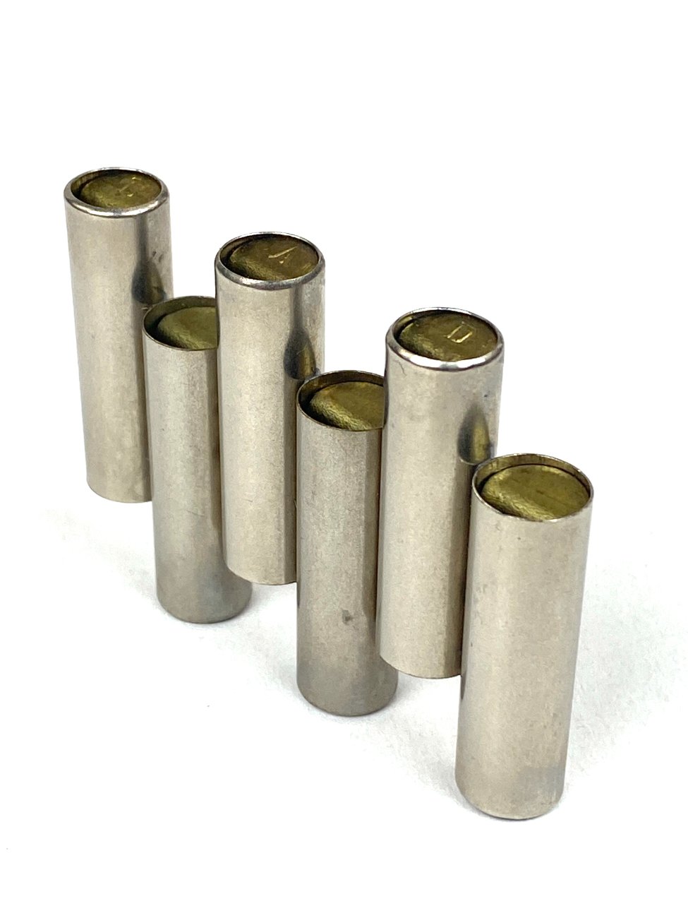 HK1429-muzikos-instrumentai-4 Pučiamasis kamertonas E, A, D, G, B, E 4×5,5×1 cm