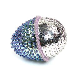 Karoliukais dekoruota kiaušinio figūra 5,5×5,5×7 cm