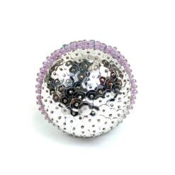 Karoliukais dekoruota kiaušinio figūra 5,5×5,5×7 cm