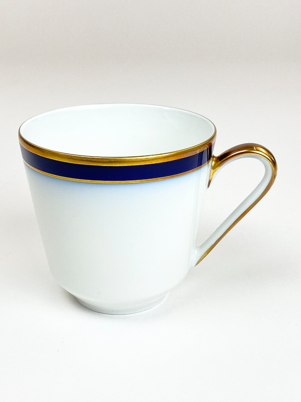 HN1977-pilni-servizai-14 Porcelianinis Hutschenreuther “Echt Kobalt” pusryčių servizas 8-iems asmenims