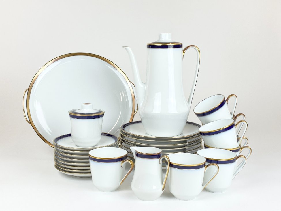 HN1977-pilni-servizai-2 Porcelianinis Hutschenreuther “Echt Kobalt” pusryčių servizas 8-iems asmenims