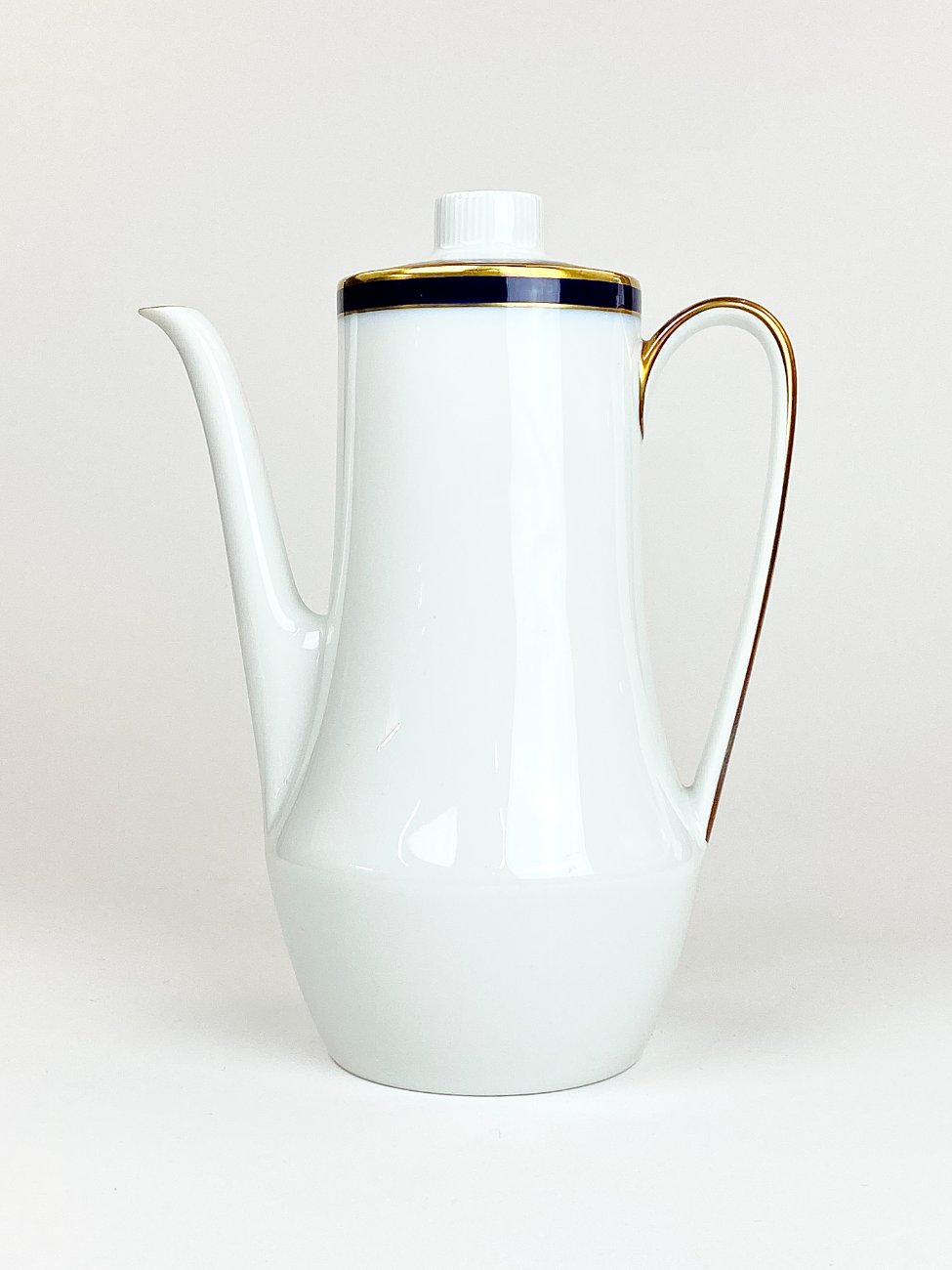 HN1977-pilni-servizai-25 Porcelianinis Hutschenreuther “Echt Kobalt” pusryčių servizas 8-iems asmenims