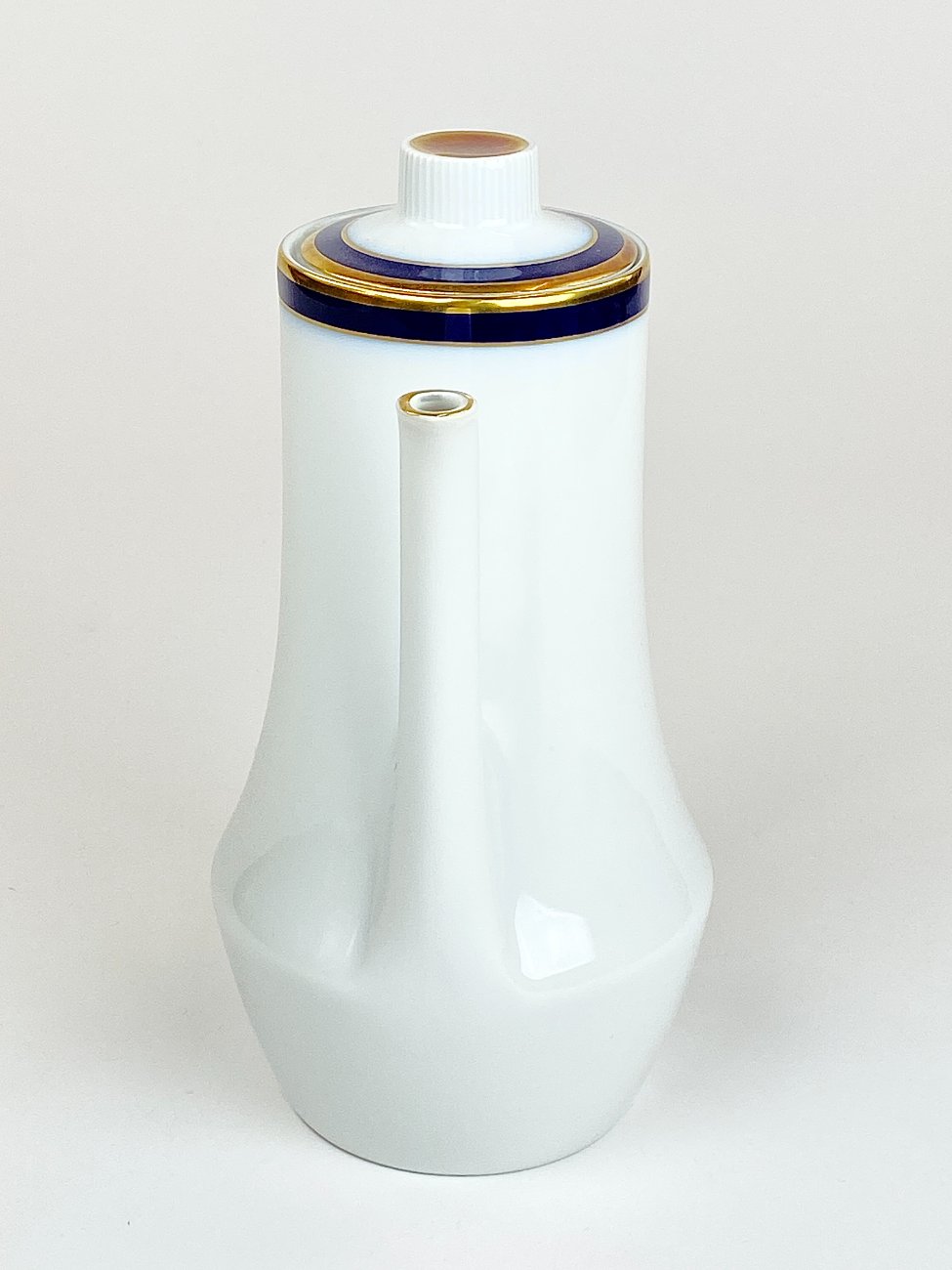 HN1977-pilni-servizai-27 Porcelianinis Hutschenreuther “Echt Kobalt” pusryčių servizas 8-iems asmenims