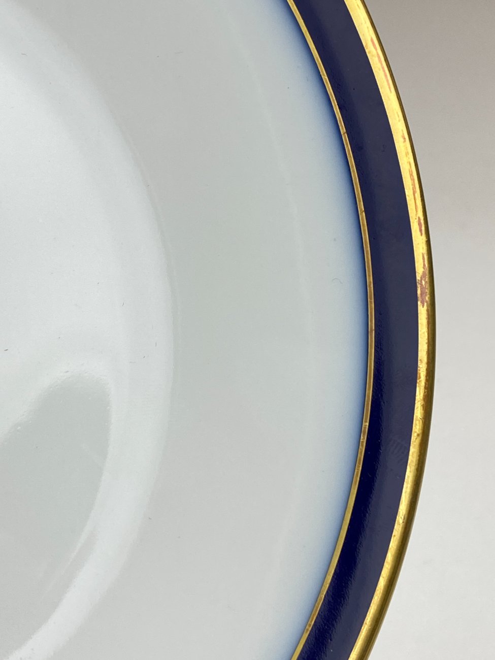 HN1977-pilni-servizai-31 Porcelianinis Hutschenreuther “Echt Kobalt” pusryčių servizas 8-iems asmenims