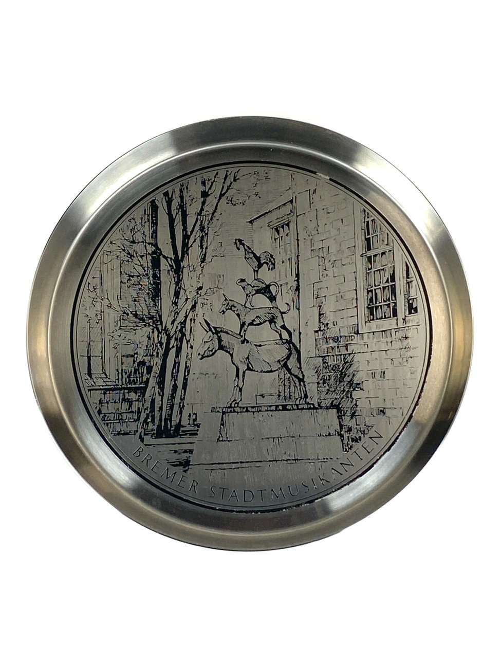 HN1981-lekstes-ir-serviravimo-padeklai-1 Metalinė lėkštė “Bremer Stadtmusikanten” 22x22x1,5 cm