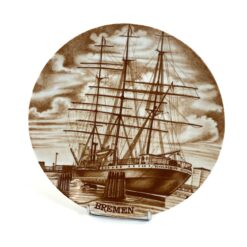 Porcelianinė dekoratyvinė Floss Porzellan lėkštė "Das Segelschulschiff Deutschland Bremen" 2,5x24x24 cm