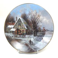 Porcelianinė dekoratyvinė Tirschenreuth lėkštė “Rast vor der Schmiede” Nr. 3562 A 2,5x21x21 cm