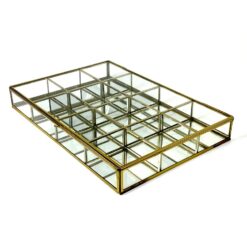 Dvylikos skyrių stiklinė dėžutė veidrodiniu pagrindu 26×37,5×5 cm