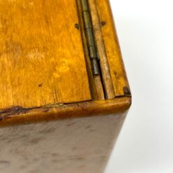 Art Deco riešutmedžio lukšto dėžutė 9x9x4,5 cm