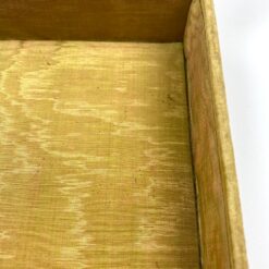 Vintažinė gobelenu aptraukta dėžutė su žalvario detalėmis 18x18x6,5 cm