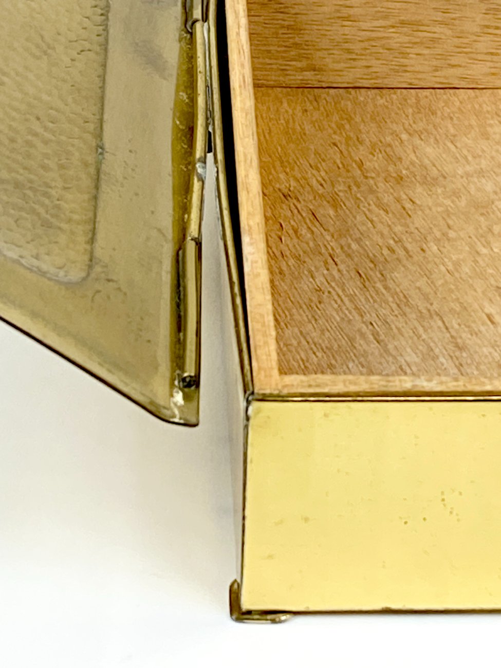 HN2003-interjero-ir-apdailos-detales-12 Žalvario skardos dėžutė 12,5×16,5×7 cm