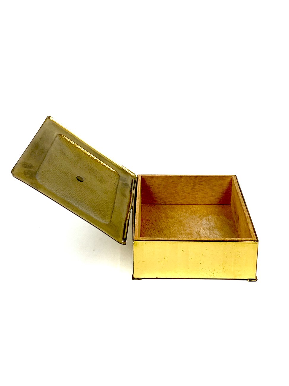 HN2003-interjero-ir-apdailos-detales-6 Žalvario skardos dėžutė 12,5×16,5×7 cm