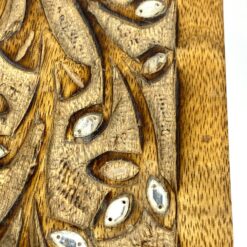 Medinė dėžutė augalų motyvais drožinėtu dangteliu 13×19,5×7,5 cm