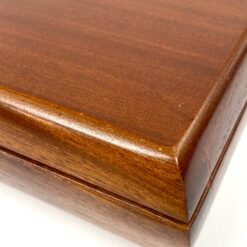 Raudonmedžio dėžutė 24×26,5×5,5 cm