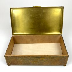 Rytietiška žalvario skardos dėžutė su gyvūnų, palmių atvaizdais 14x25x8 cm