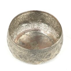 Rytietiškas metalinis bareljefinis indelis su gyvūnų atvaizdais 8x8x4 cm