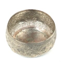 Rytietiškas metalinis bareljefinis indelis su gyvūnų atvaizdais 8x8x4 cm