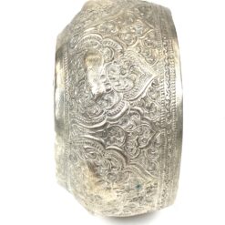 Rytietiškas metalinis bareljefinis indelis su gyvūnų atvaizdais 8x8x4 cm