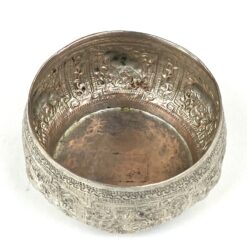 Rytietiškas metalinis bareljefinis indelis su gyvūnų atvaizdais 8x8x4 cm