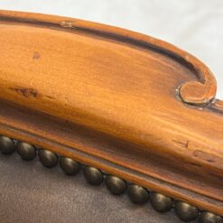 Riešutmedžio rėmo fotelis su oda 82x71x110,5 cm, 47 cm